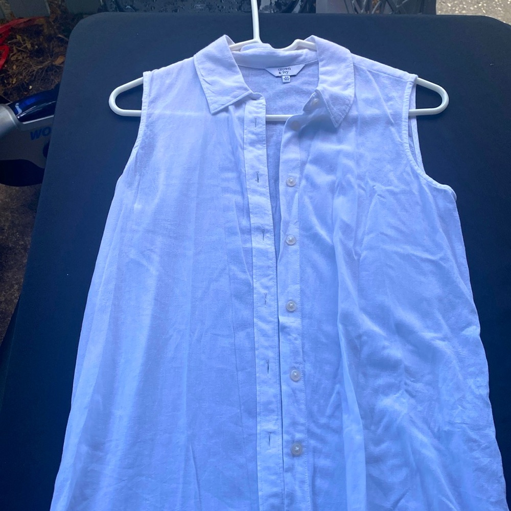 XS, white long sleeveless shirt